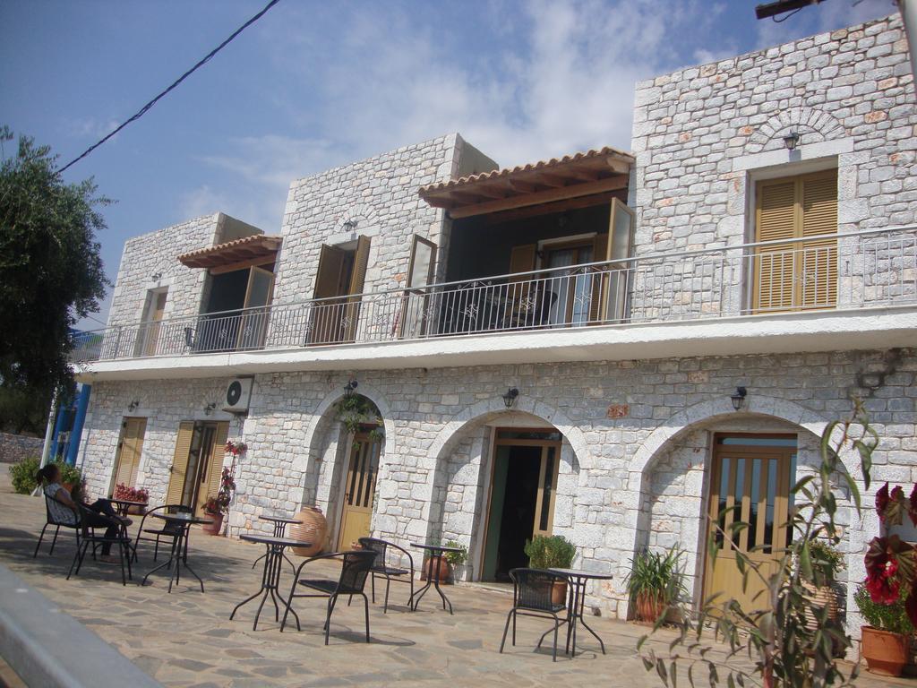Kafiona Guesthouse Pírgos Dhiroú Eksteriør bilde