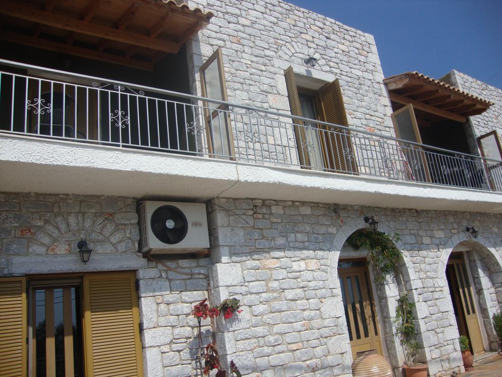 Kafiona Guesthouse Pírgos Dhiroú Eksteriør bilde