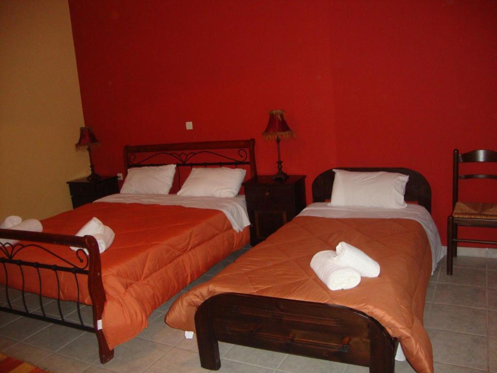Kafiona Guesthouse Pírgos Dhiroú Rom bilde